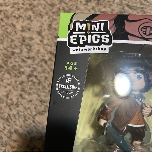 Frodo Baggins Epic Mini Collectible Figure - Picture 2 of 8